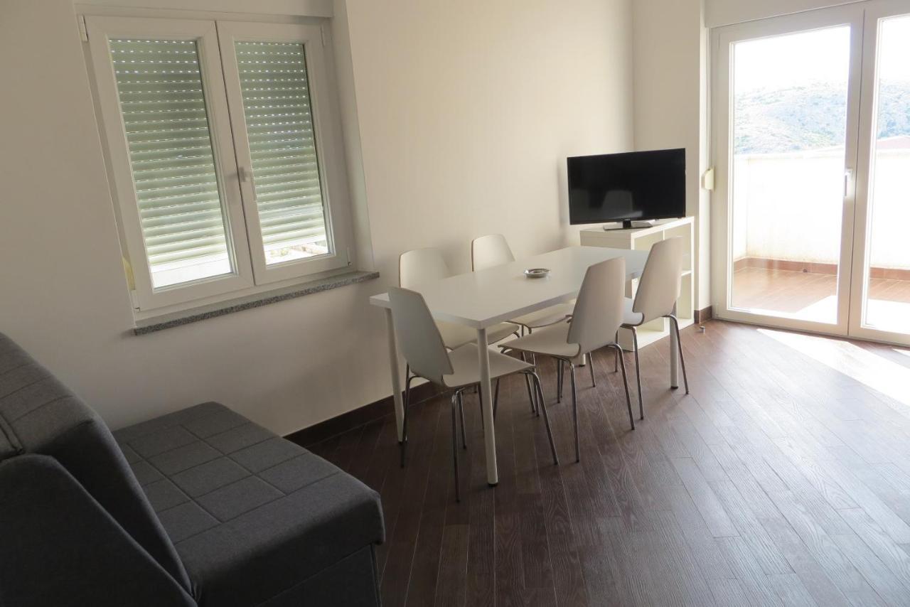 سيساريكا Mungos Apartment المظهر الخارجي الصورة